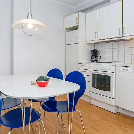 6 Person In Højer
