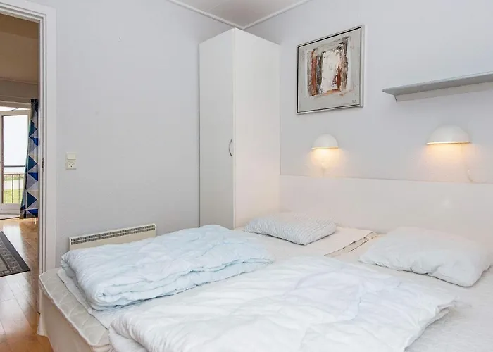 6 Person In Højer